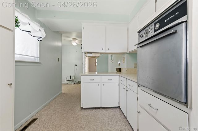 2669 Longmeadow Drive, Trenton, MI 48183