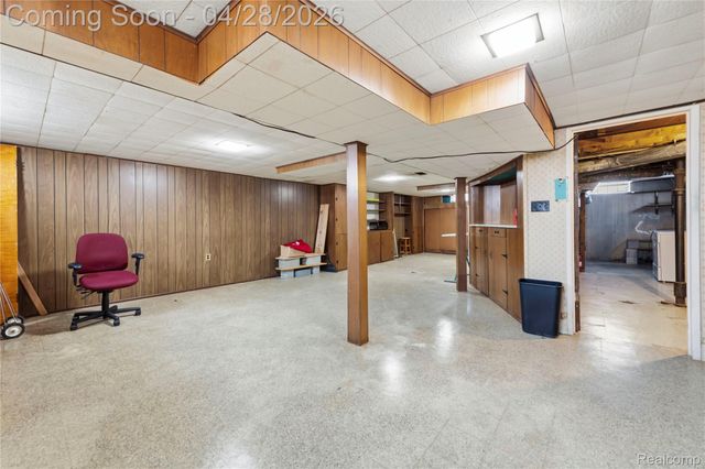 2669 Longmeadow Drive, Trenton, MI 48183