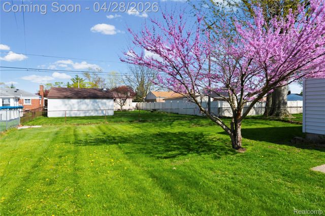 2669 Longmeadow Drive, Trenton, MI 48183