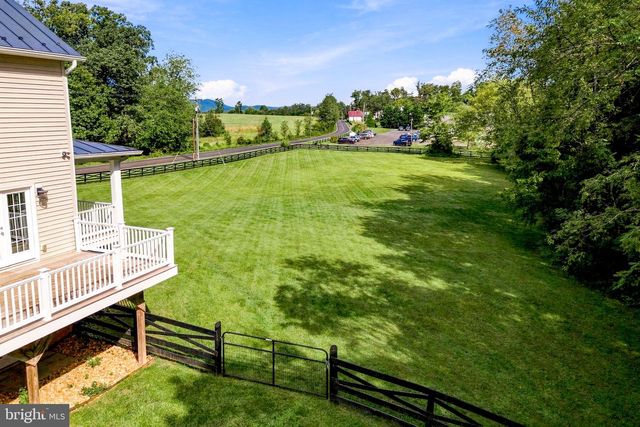 7135 LEEDS MANOR RD, Marshall, VA 20115