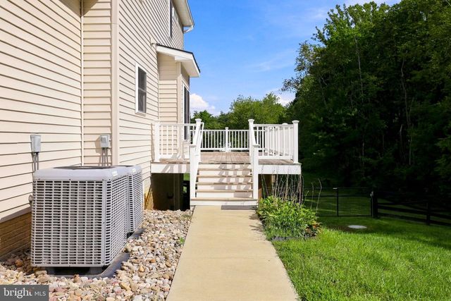 7135 LEEDS MANOR RD, Marshall, VA 20115
