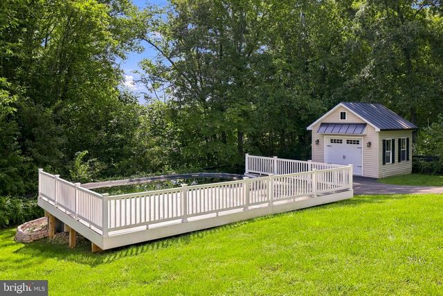 7135 LEEDS MANOR RD, Marshall, VA 20115