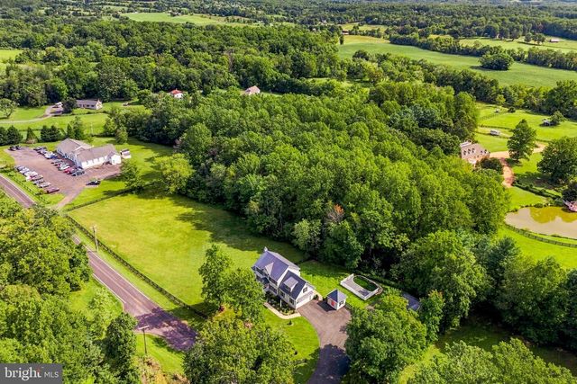 7135 LEEDS MANOR RD, Marshall, VA 20115