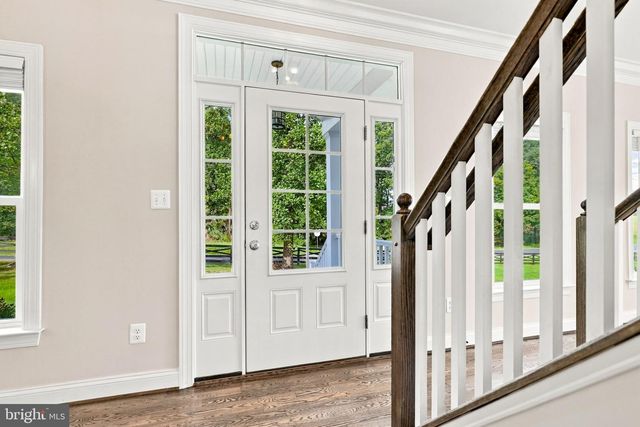7135 LEEDS MANOR RD, Marshall, VA 20115