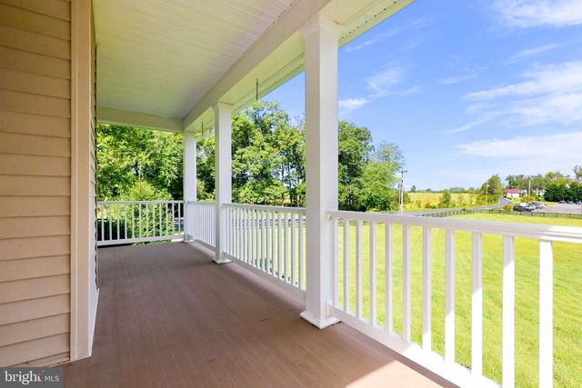 7135 LEEDS MANOR RD, Marshall, VA 20115