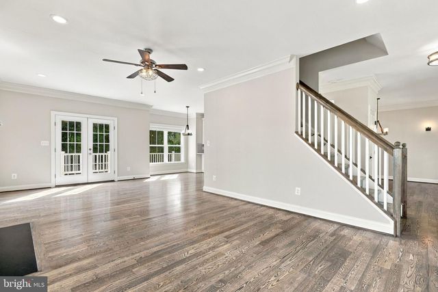 7135 LEEDS MANOR RD, Marshall, VA 20115
