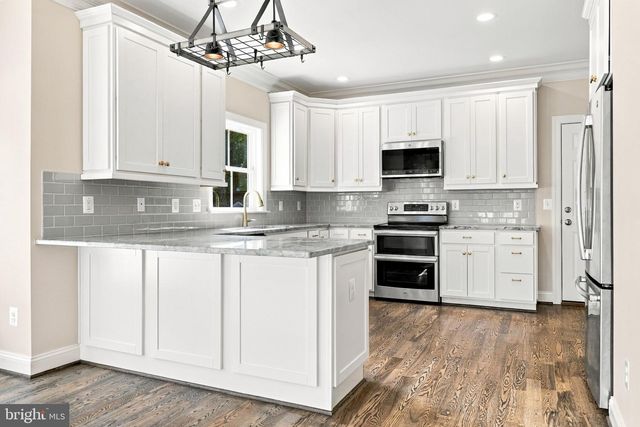 7135 LEEDS MANOR RD, Marshall, VA 20115