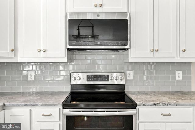 7135 LEEDS MANOR RD, Marshall, VA 20115