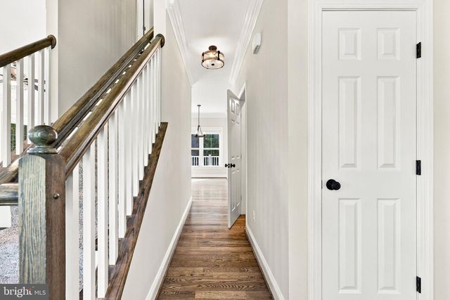 7135 LEEDS MANOR RD, Marshall, VA 20115