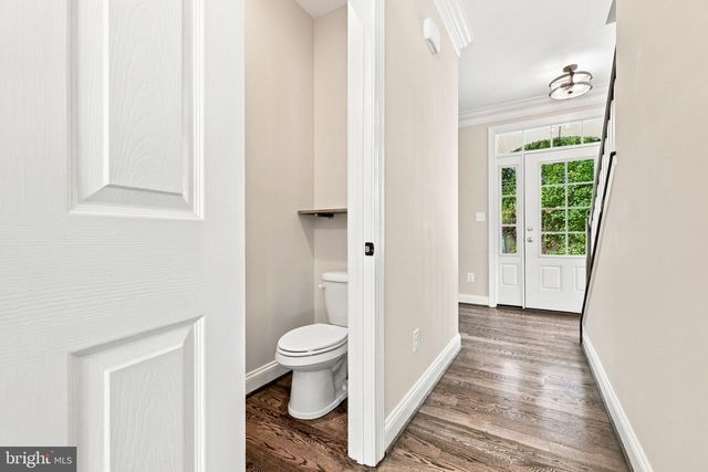 7135 LEEDS MANOR RD, Marshall, VA 20115