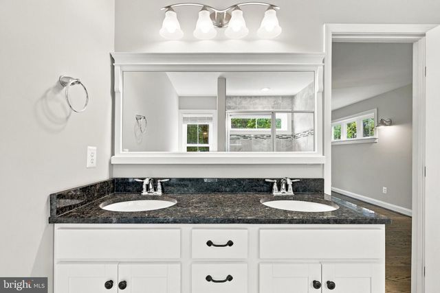 7135 LEEDS MANOR RD, Marshall, VA 20115