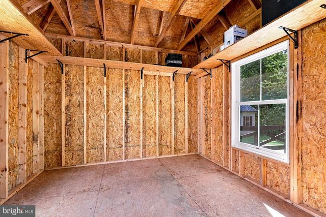 7135 LEEDS MANOR RD, Marshall, VA 20115