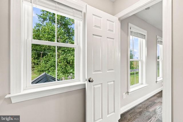 7135 LEEDS MANOR RD, Marshall, VA 20115