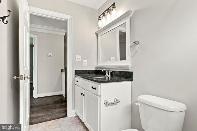 7135 LEEDS MANOR RD, Marshall, VA 20115