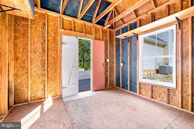 7135 LEEDS MANOR RD, Marshall, VA 20115
