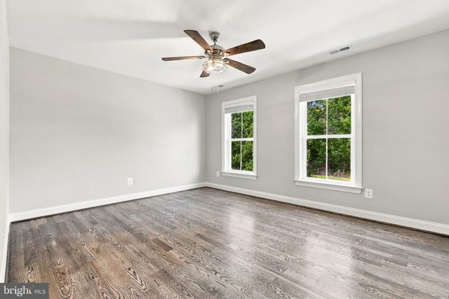 7135 LEEDS MANOR RD, Marshall, VA 20115
