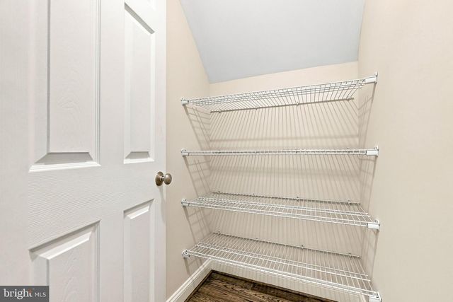 7135 LEEDS MANOR RD, Marshall, VA 20115