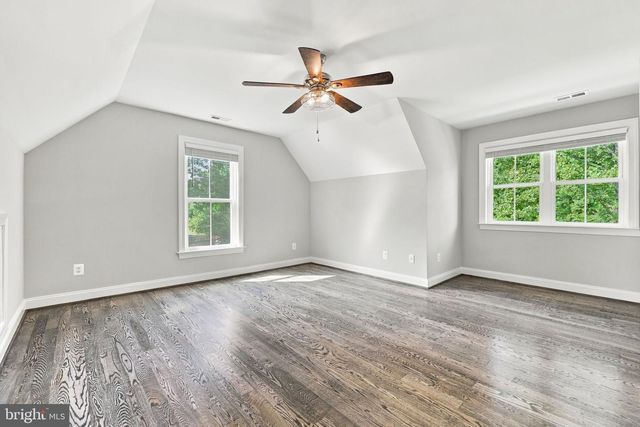 7135 LEEDS MANOR RD, Marshall, VA 20115