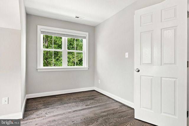 7135 LEEDS MANOR RD, Marshall, VA 20115