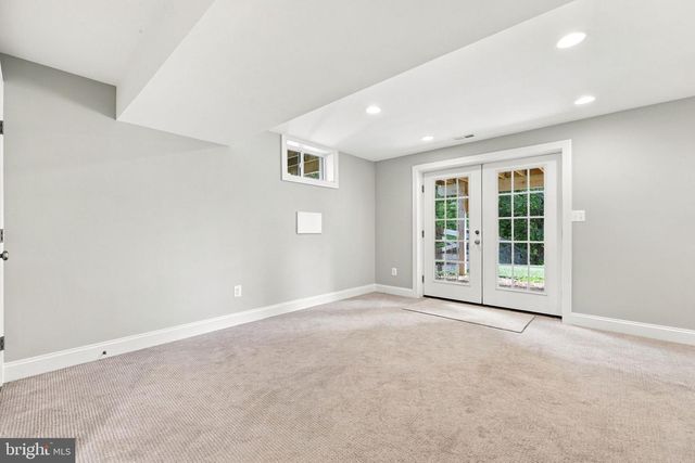 7135 LEEDS MANOR RD, Marshall, VA 20115