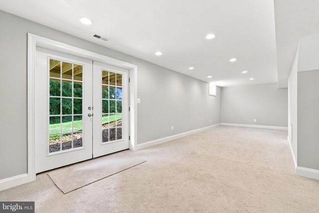 7135 LEEDS MANOR RD, Marshall, VA 20115