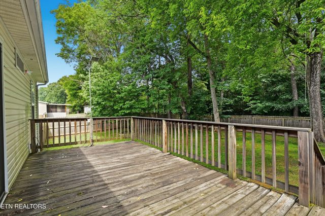 1012 Ashley Meadows Drive, Strawberry Plains, TN 37871