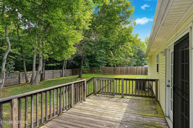 1012 Ashley Meadows Drive, Strawberry Plains, TN 37871