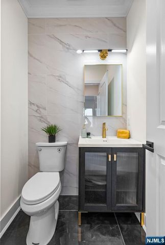 135 La Salle Avenue, Clifton, NJ 07013