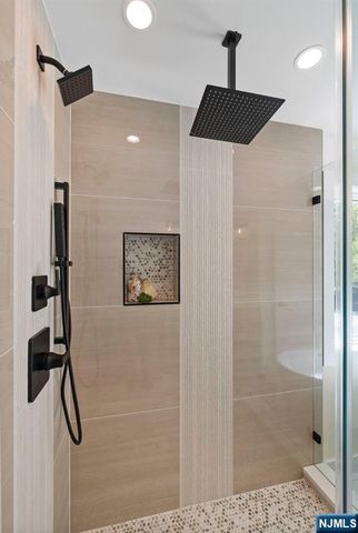 135 La Salle Avenue, Clifton, NJ 07013