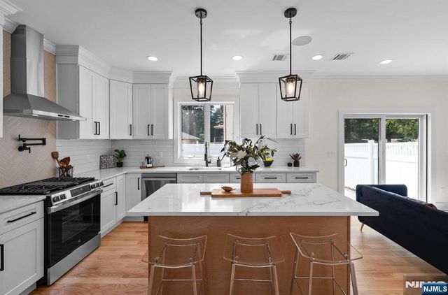 135 La Salle Avenue, Clifton, NJ 07013