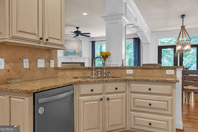 2614 Long Pointe, Roswell, GA 30076