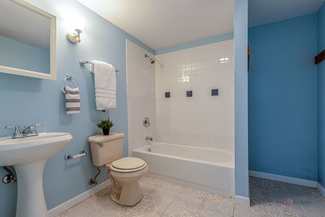 775 Lipizzan Lane, Wauconda, IL 60084