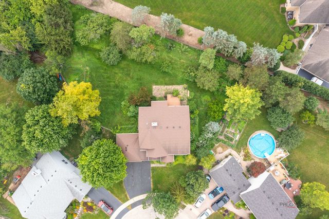775 Lipizzan Lane, Wauconda, IL 60084