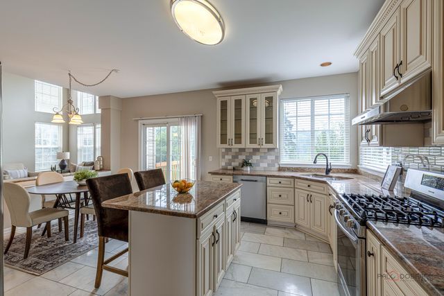 775 Lipizzan Lane, Wauconda, IL 60084
