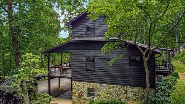 625 Fox Run Drive, Blue Ridge, GA 30513