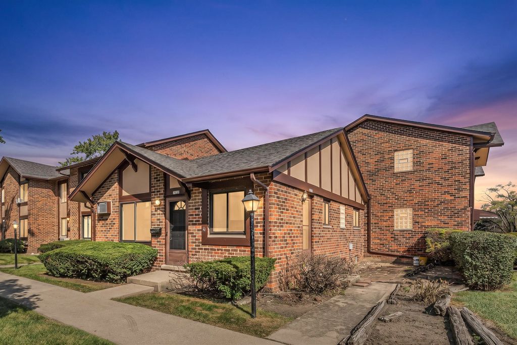 1S175 Winthrop Lane, Villa Park, IL 60181 — exterior