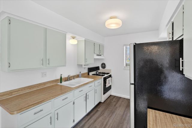 14611 Kingston Street, Oak Park, MI 48237