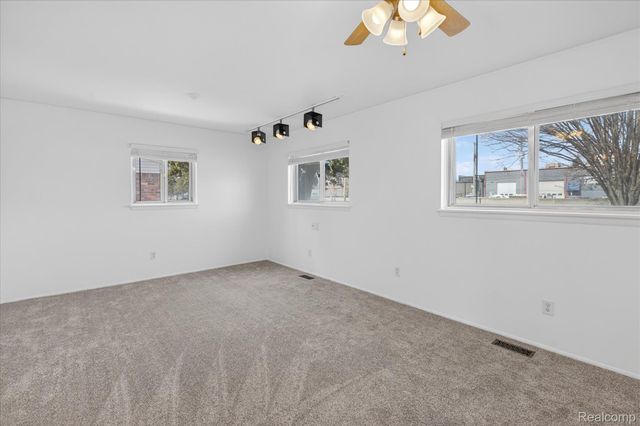 14611 Kingston Street, Oak Park, MI 48237