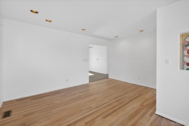 14611 Kingston Street, Oak Park, MI 48237