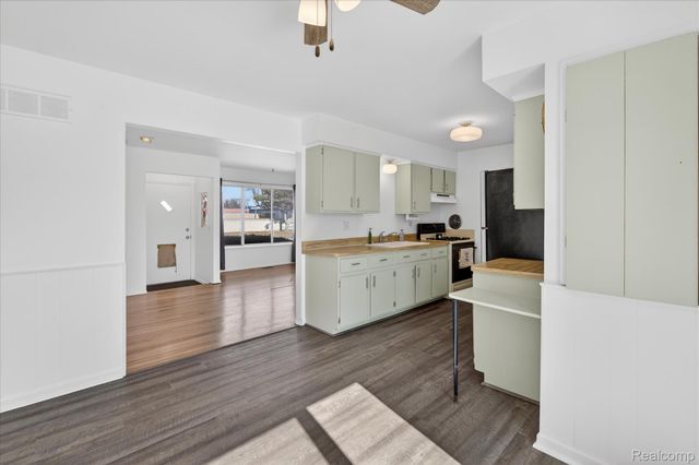 14611 Kingston Street, Oak Park, MI 48237