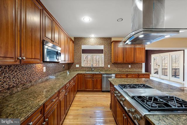 3508 GERMAINIA CT, Triangle, VA 22172