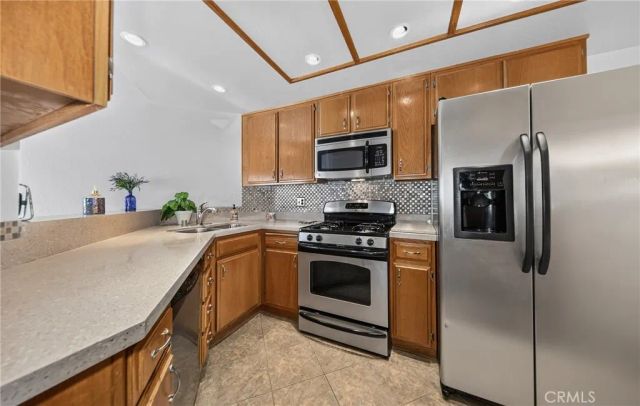 983 Stonecrest Street, Hemet, CA 92545