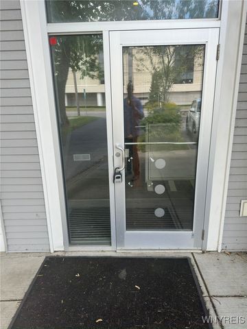 3911 Main Street, Amherst, NY 14226