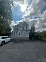 3911 Main Street, Amherst, NY 14226