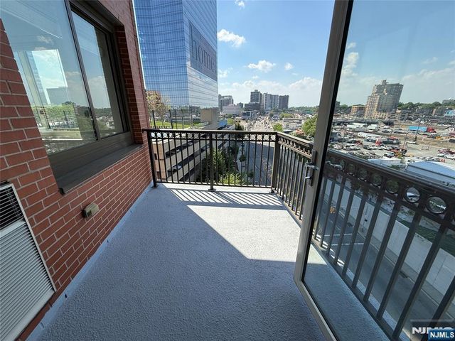 2050 Central Road 710, Fort Lee, NJ 07024