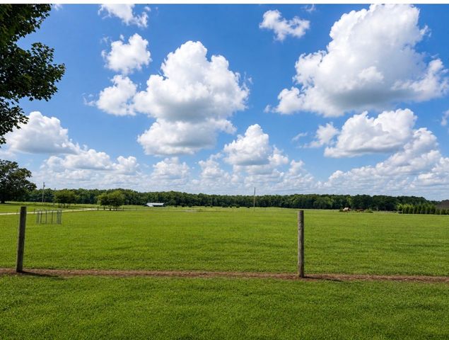 130 Bell Rd, Morrison, TN 37357