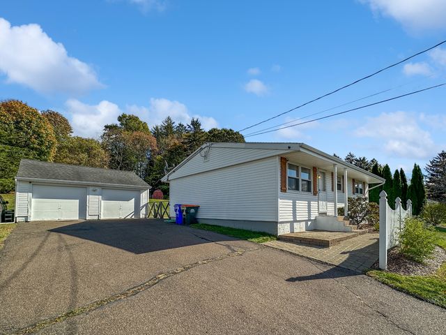 233 Oak Ridge Drive, Middletown, CT 06457