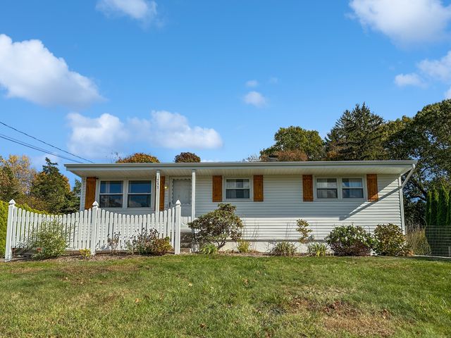 233 Oak Ridge Drive, Middletown, CT 06457