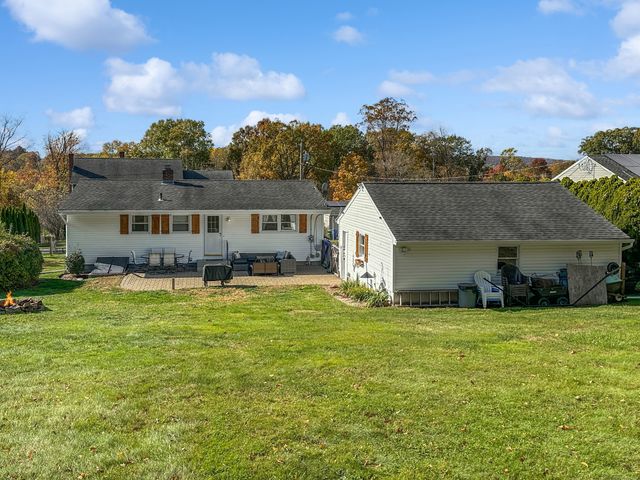 233 Oak Ridge Drive, Middletown, CT 06457