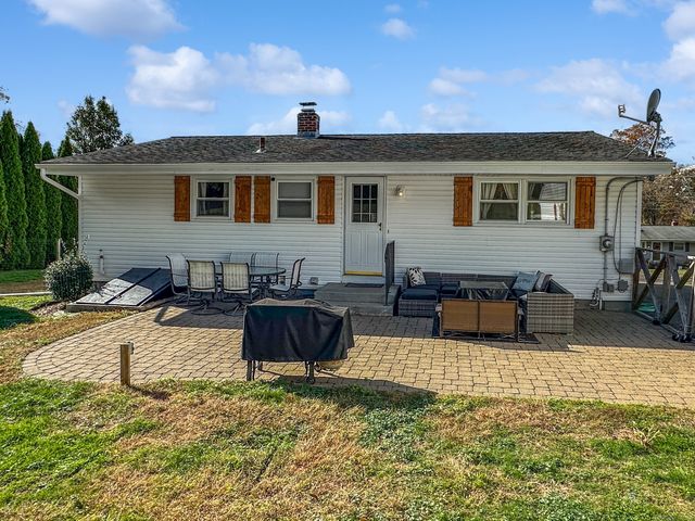 233 Oak Ridge Drive, Middletown, CT 06457